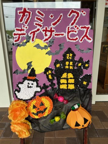 玄関も飾り付け👻